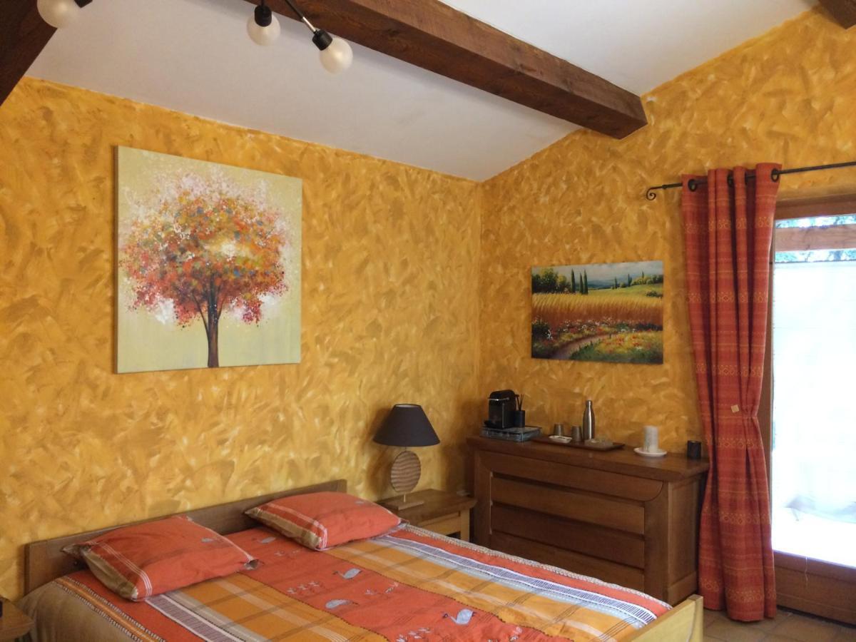 Bed and Breakfast Santolines En Provence Пьолан Экстерьер фото