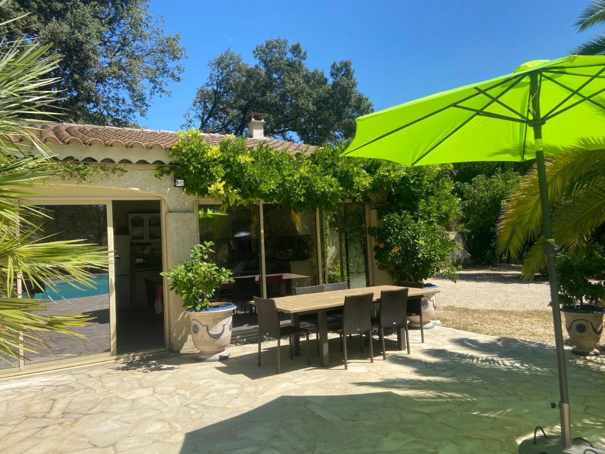 Bed and Breakfast Santolines En Provence Пьолан Экстерьер фото
